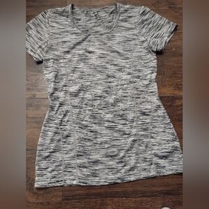 Reebok Black and White Fitted Short Sleeve Tee Size XS/XCH.